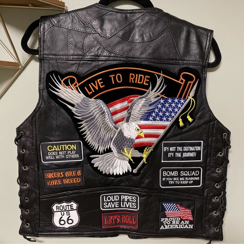 Maxam Diamond Plate Rock Design Genuine Buffalo Leather Vest NWT Small 14 patchs